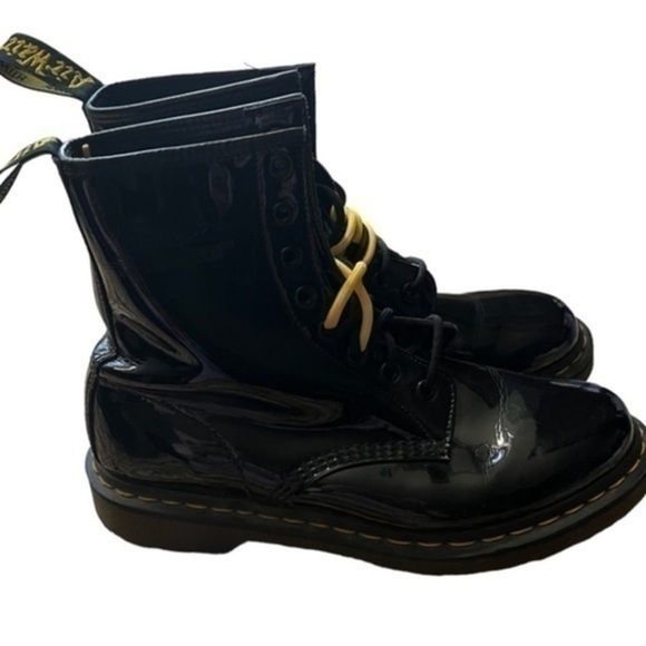 Dr. Martens Shoes - Patent Leather Doc. Marten’s 1460 boots EUC